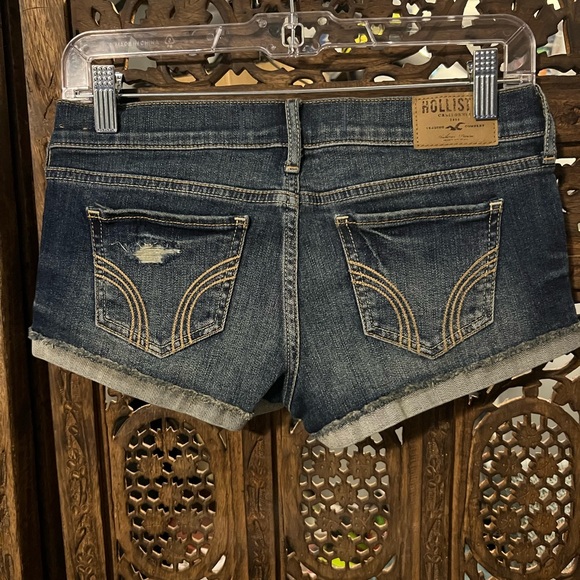 Denim Hollister shorts - Picture 2 of 2